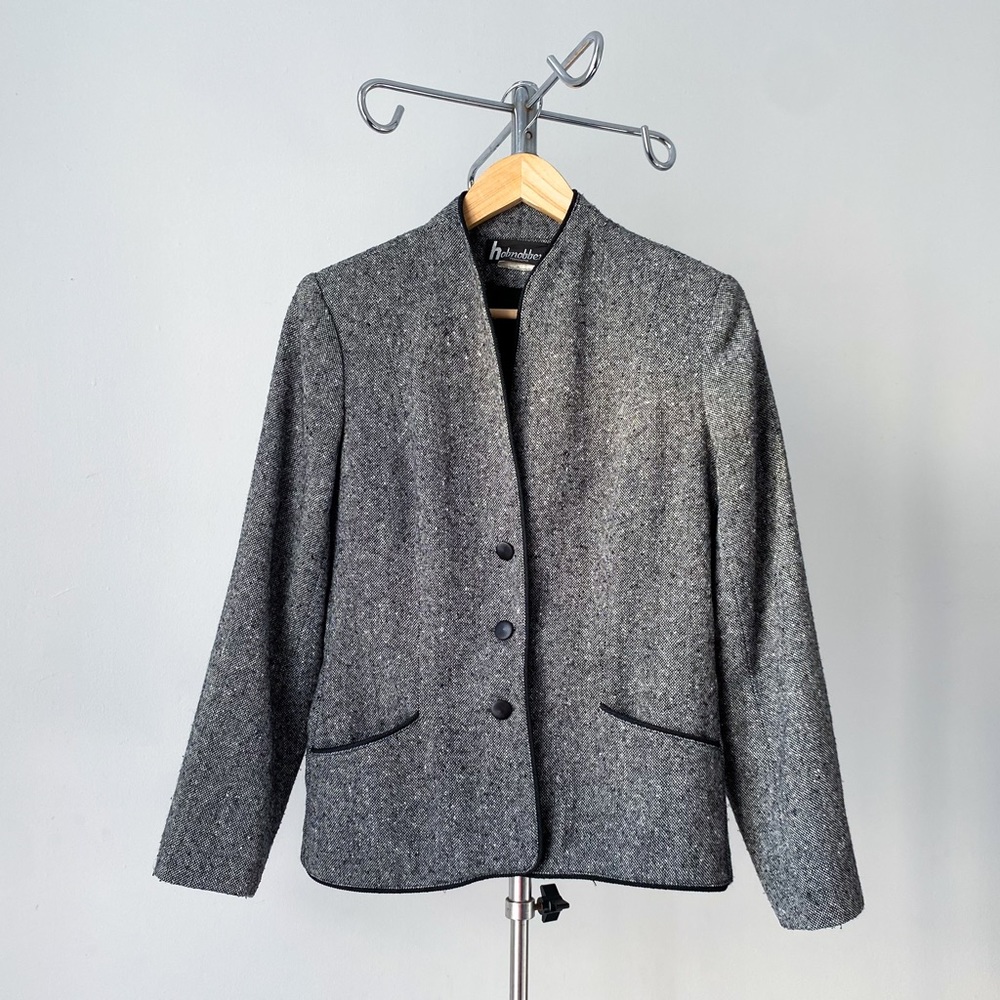 90s Vintage Elegant  Gray & Black Semi-Fitted Tweed Blazer w Contrasting Details